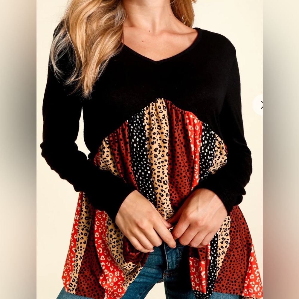 318 Stylish Black and Red Leopard Print Long Sleeve Top - Picture 1 of 3